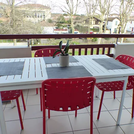 Opaline. Bel Avec Grande Terrasse Pour 4 Personnes Capbreton