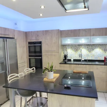 Opaline. Bel Avec Grande Terrasse Pour 4 Personnes