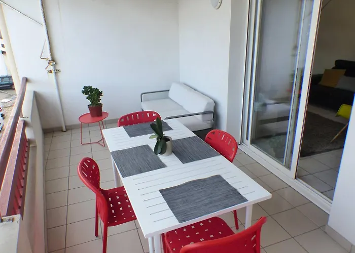 Opaline. Bel Avec Grande Terrasse Pour 4 Personnes Capbreton