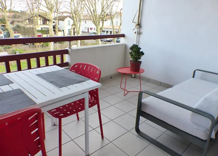 Opaline. Bel Avec Grande Terrasse Pour 4 Personnes *